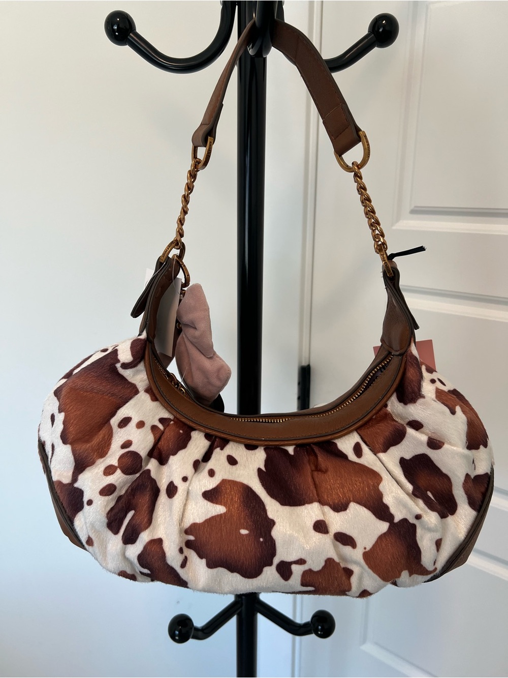Juicy Couture Brown & White Cowhide Print Shoulder Bag with Heart Charm & Bow - Picture 5 of 6